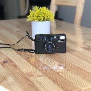 Nikon L35 AF 35mm point and shoot camera